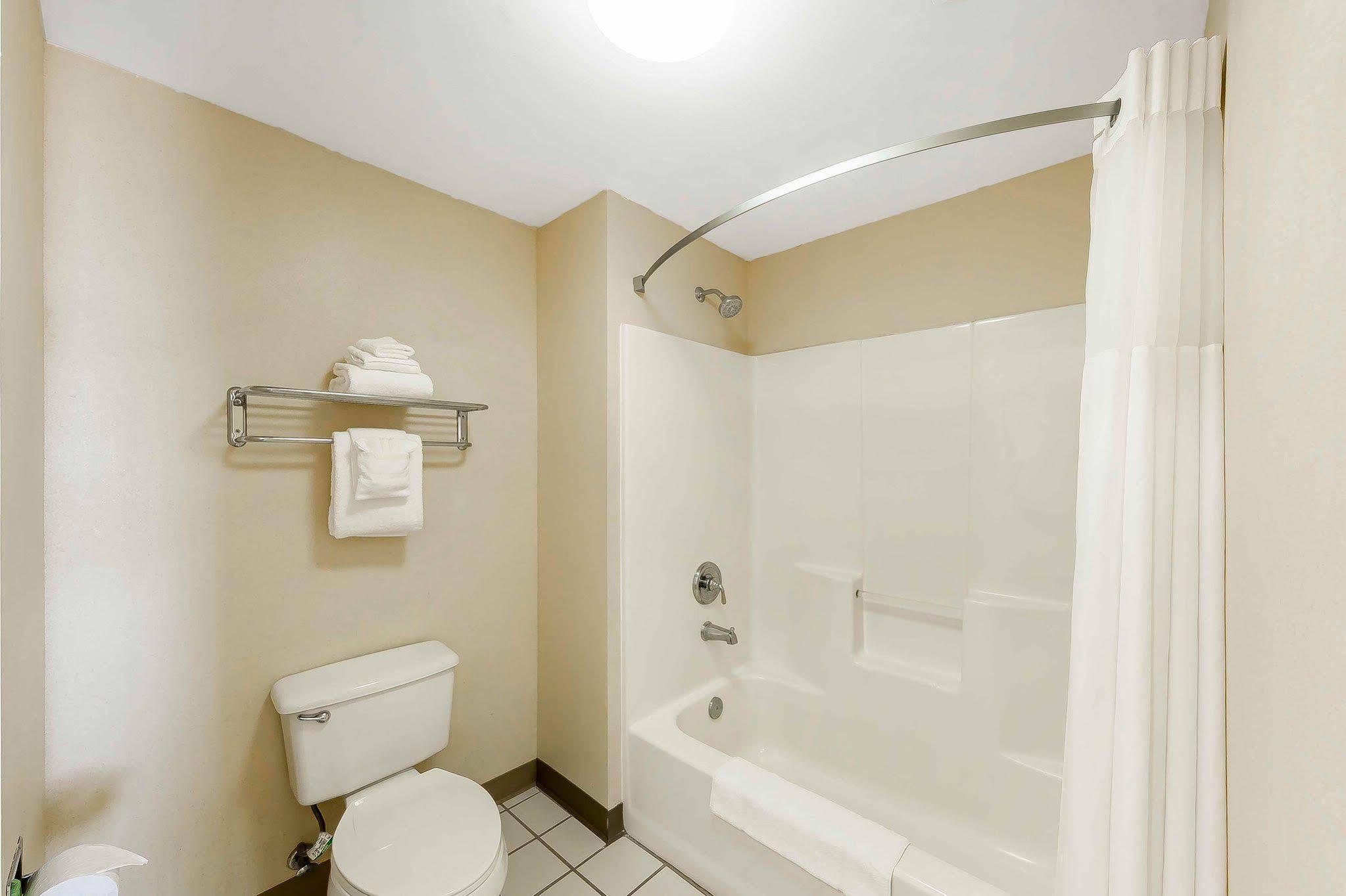Inn Quality Knoxville 2*
