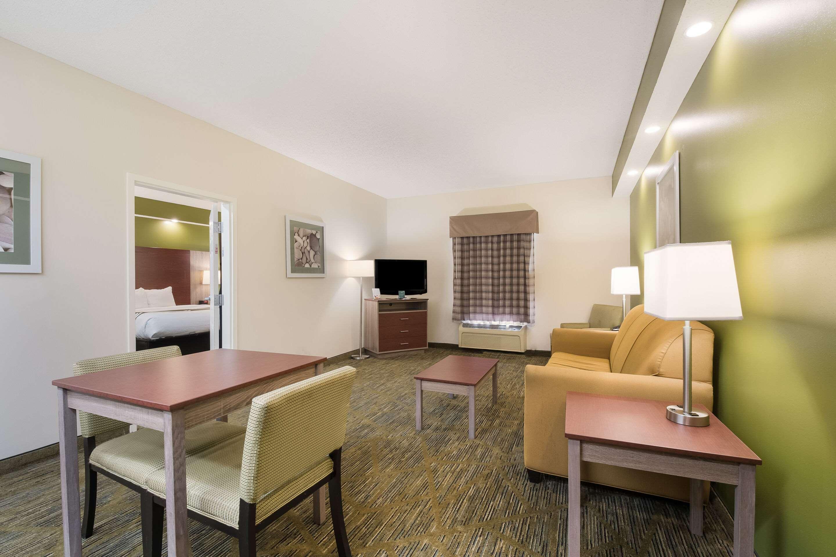 Inn Quality Knoxville 2*