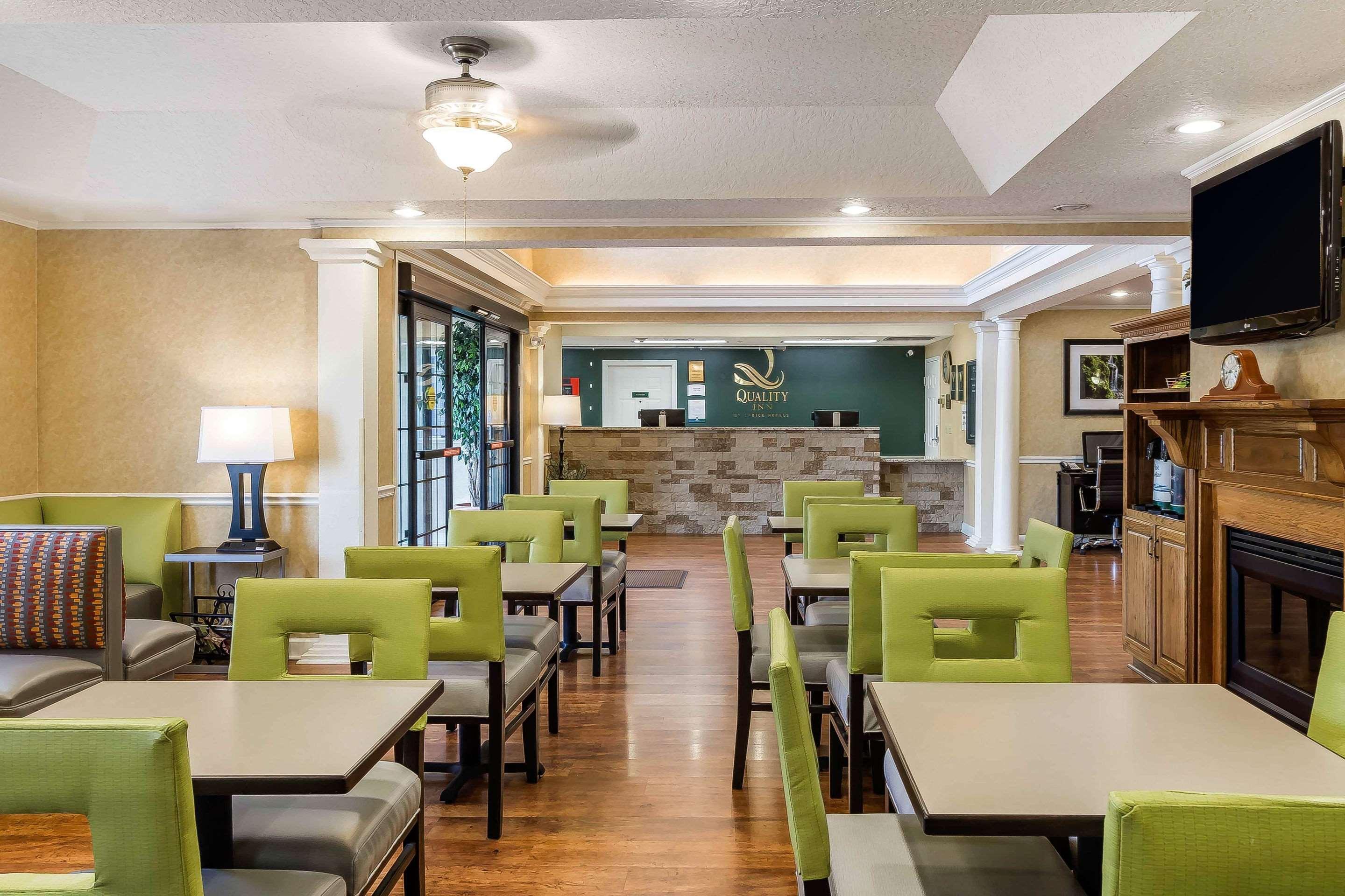 Quality Knoxville Inn 2*