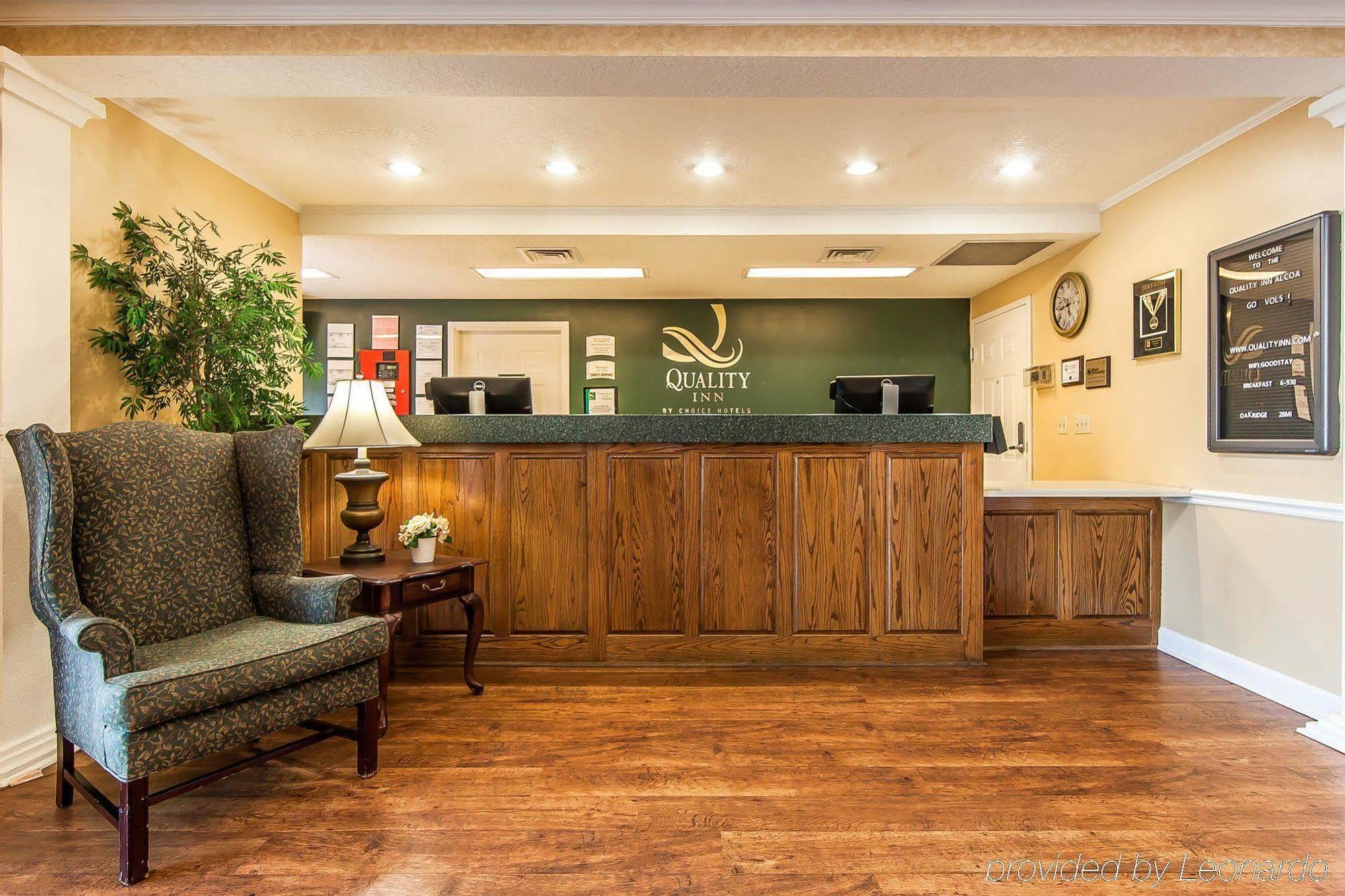Quality Knoxville Inn 2*